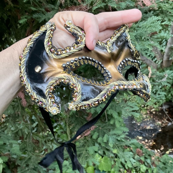 Artisan made gold bronze metallic mask with stones gems bling rope detail unisex - Picture 2 of 7